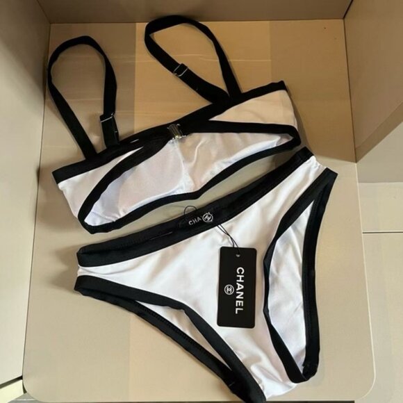 <AUTHENTIC>CHANEL Swimsuit - Picture 4 of 8
